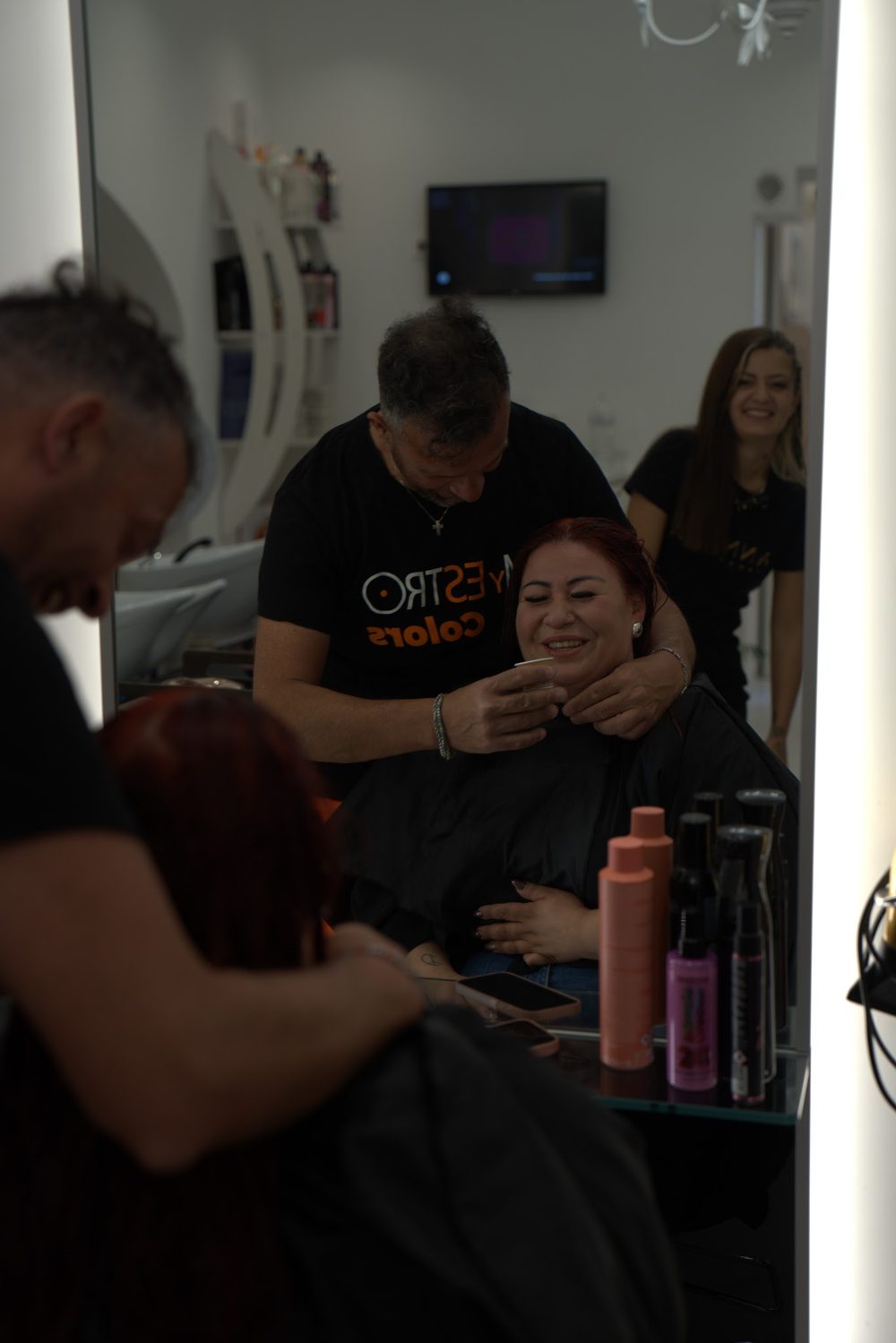 Lavorazione professionale in corso su una cliente ANNARÈ